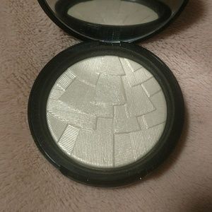 Anastasia Starlight Illuminator